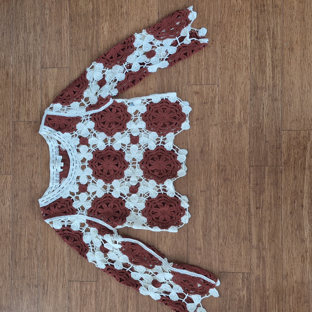 Crochet long sleeve top